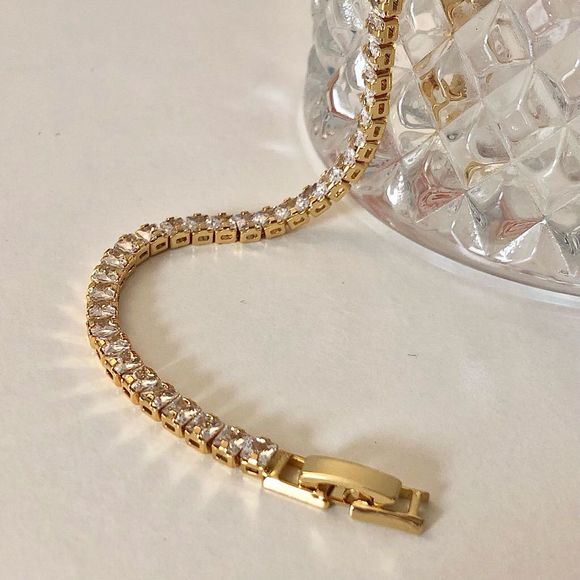 18K Gold Plated Princess Cut Square Diamond CZ Tennis Bracelet - Picture 5 of 5